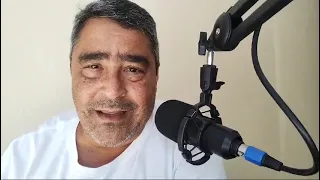 Guilherme Brandão apresentando a Rádio Pegada, uma estação eclética